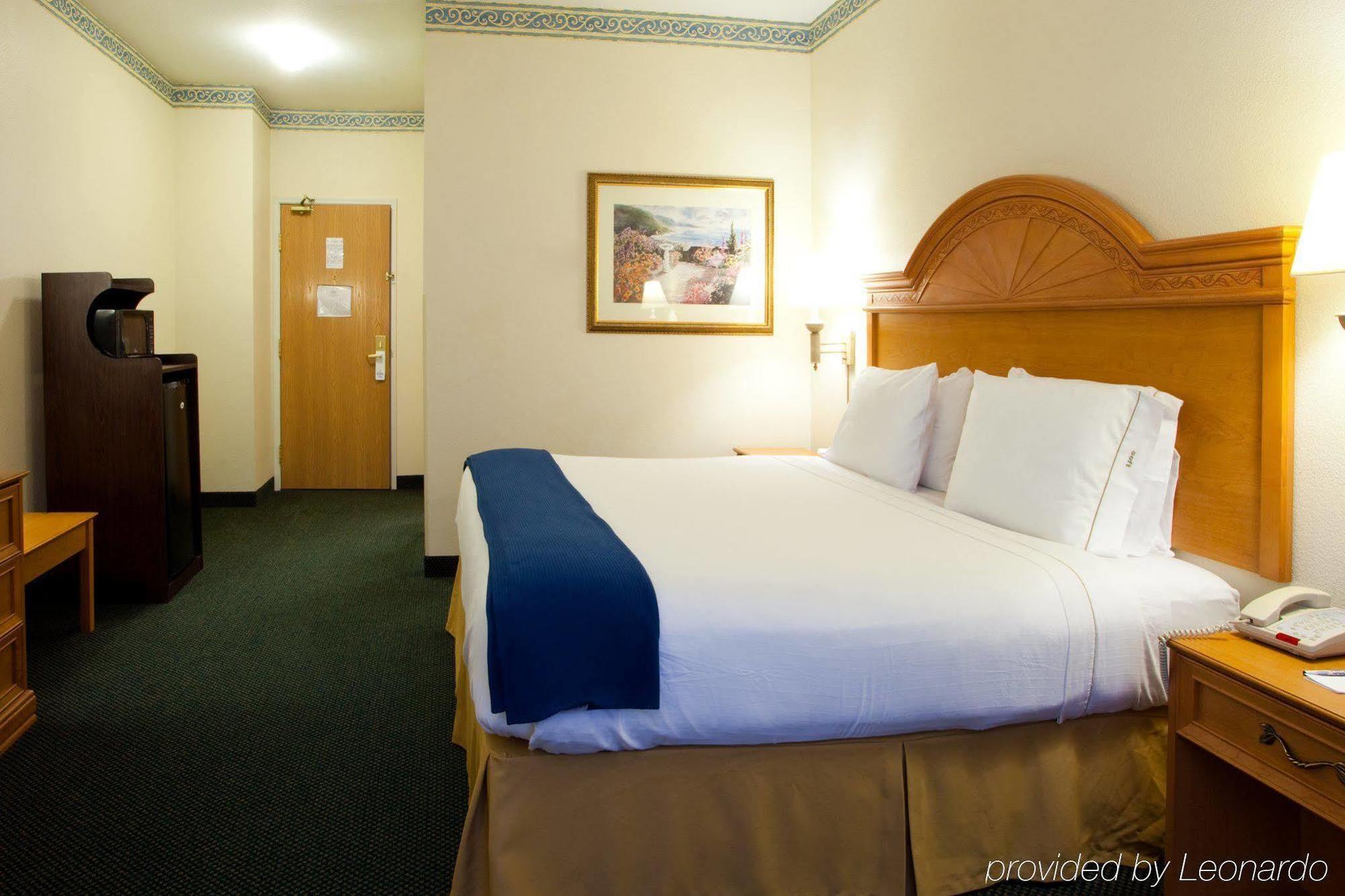 Holiday Inn Express Hotel & Suites Jacksonville-Blount Island By Ihg Room photo